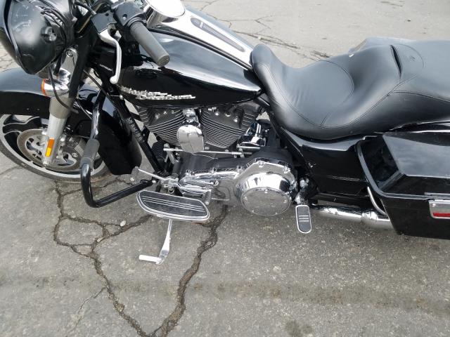2010 HARLEY-DAVIDSON FLHX 1HD1KB410AB667362