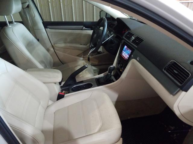 2015 VOLKSWAGEN PASSAT SE 1VWBV7A38FC014227