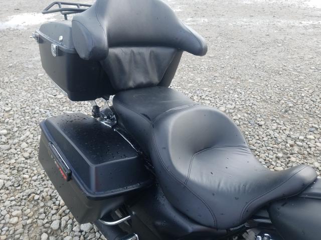 2011 HARLEY-DAVIDSON FLHX 1HD1KBM10BB671459