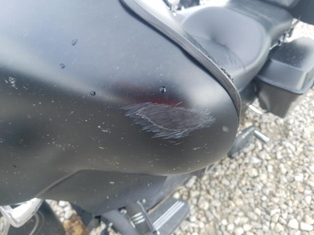 2011 HARLEY-DAVIDSON FLHX 1HD1KBM10BB671459