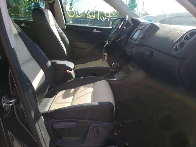 2017 VOLKSWAGEN TIGUAN WOL WVGSV7AX3HK025243