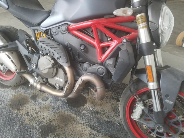 Ducati Monster 82