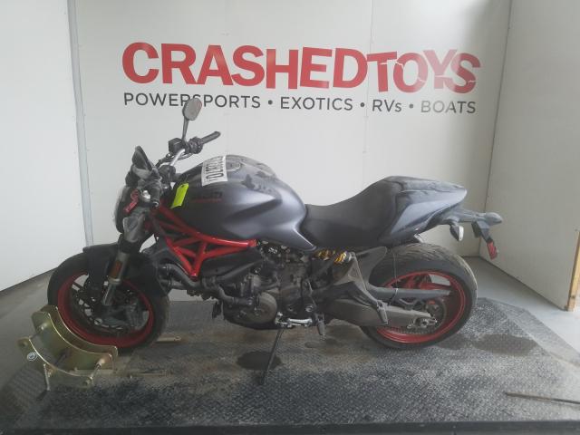 Ducati Monster 82