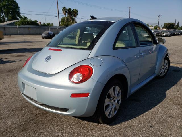 Volkswagen New Beetle 2010