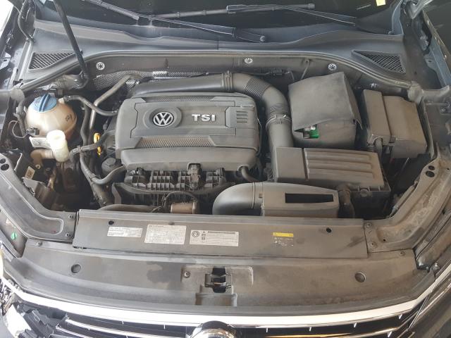 2017 VOLKSWAGEN PASSAT R-L 1VWDT7A34HC043225