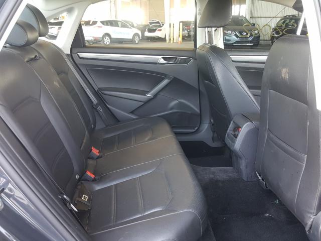 2017 VOLKSWAGEN PASSAT R-L 1VWDT7A34HC043225