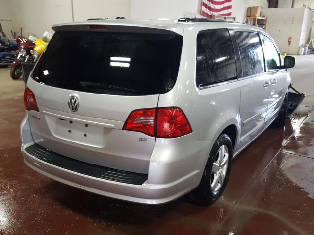 2011 VOLKSWAGEN ROUTAN SE 2V4RW3DG5BR669927