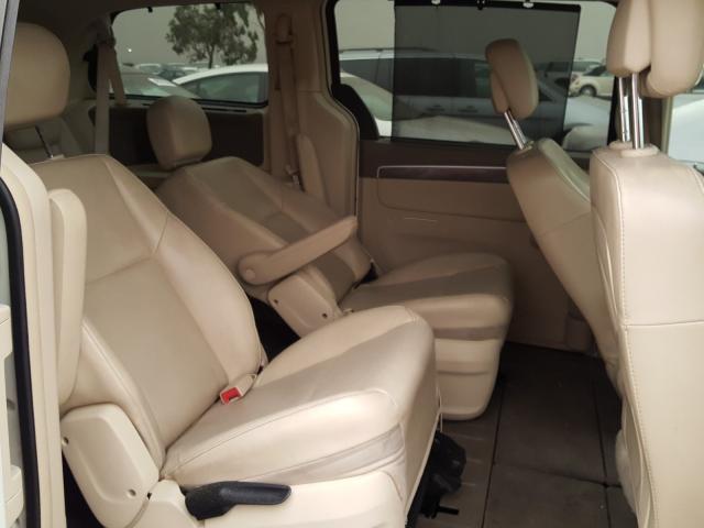 2010 VOLKSWAGEN ROUTAN SE 2V4RW3D10AR407470