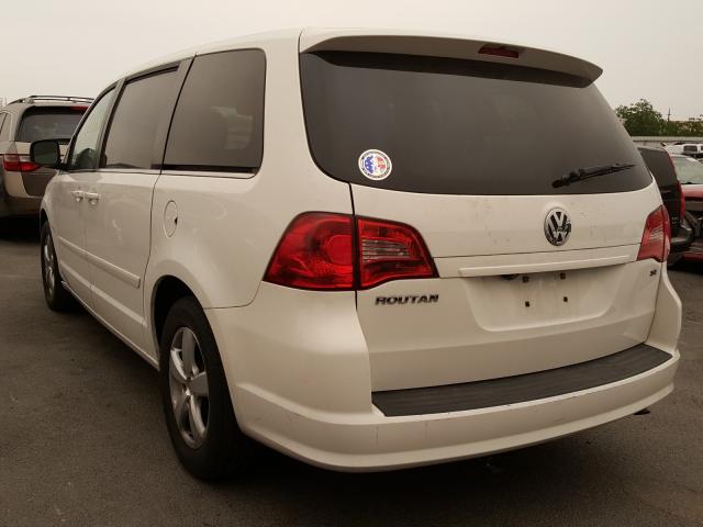 2010 VOLKSWAGEN ROUTAN SE 2V4RW3D10AR407470