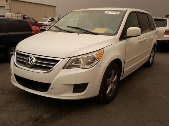 2010 VOLKSWAGEN ROUTAN SE 2V4RW3D10AR407470