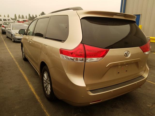 Toyota Sienna XLE 2014