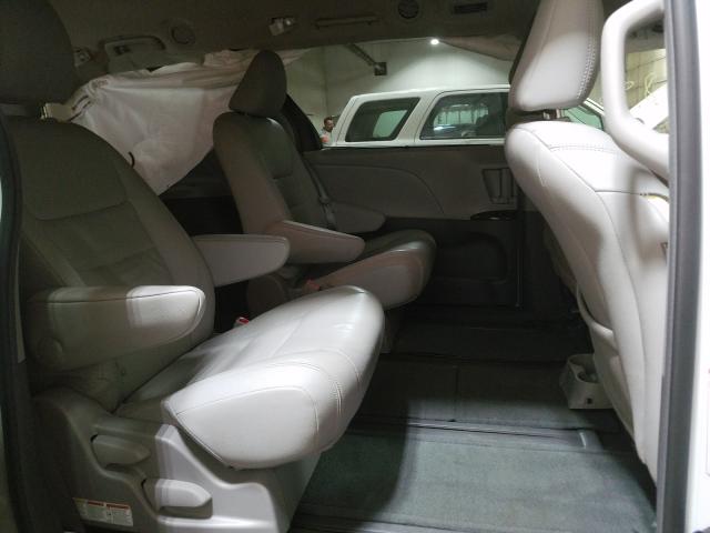 2017 TOYOTA SIENNA XLE 5TDDZ3DC2HS155042