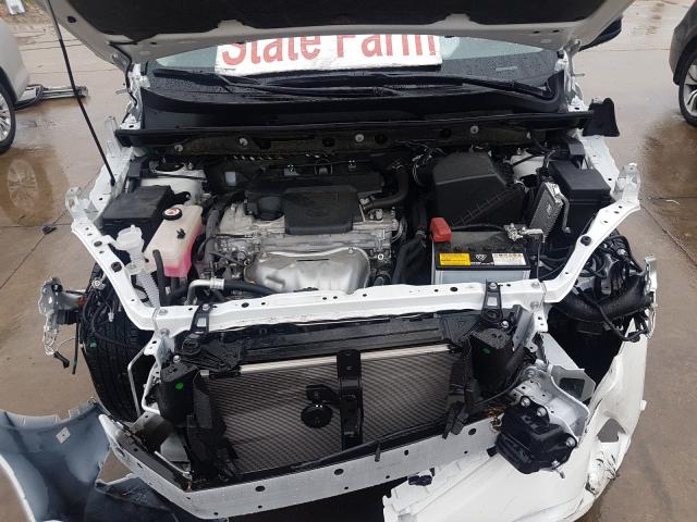 2018 TOYOTA RAV4 LE JTMZFREV8JJ741667