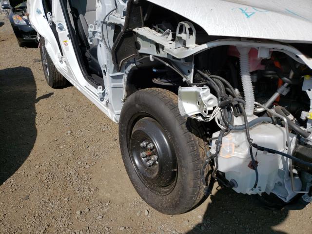 2017 TOYOTA RAV4 HV LE JTMRJREV1HD074304