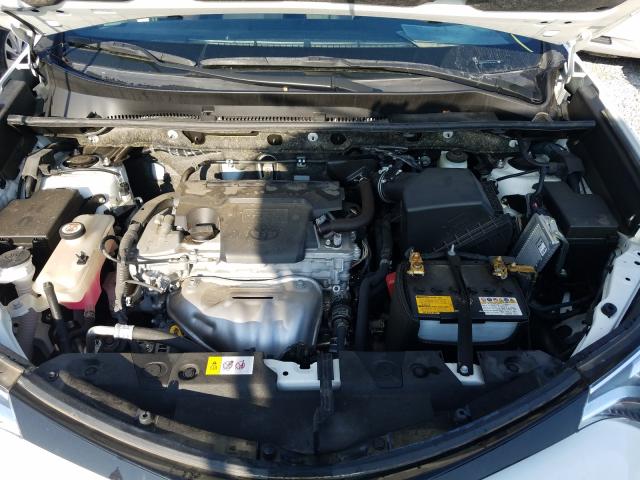2017 TOYOTA RAV4 SE JTMNFREV1HJ717591