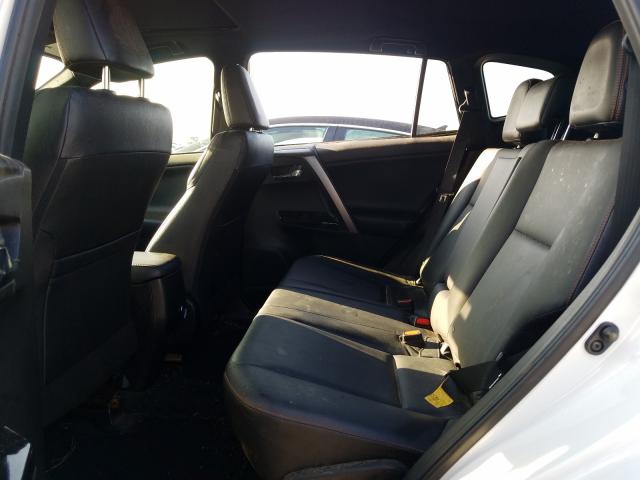 2017 TOYOTA RAV4 SE JTMNFREV1HJ717591