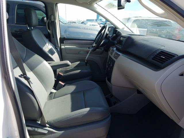 2011 VOLKSWAGEN ROUTAN SE 2V4RW3DG1BR691116