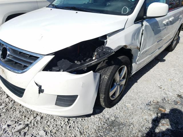 2011 VOLKSWAGEN ROUTAN SE 2V4RW3DG1BR691116