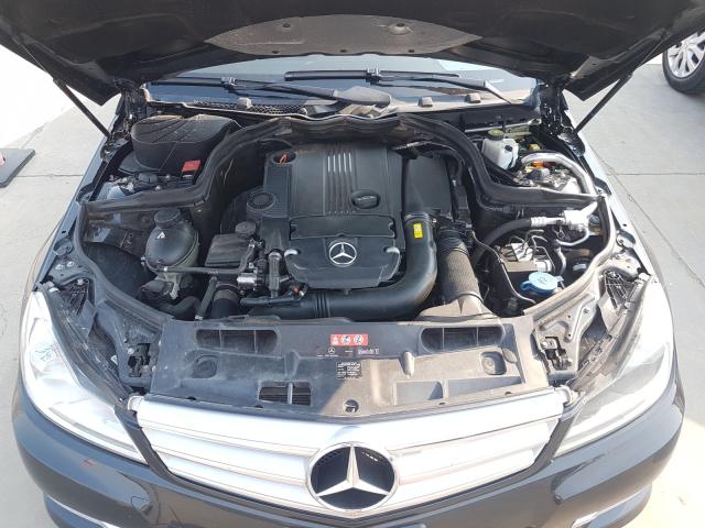 2012 MERCEDES-BENZ C 250 WDDGF4HB0CA609717