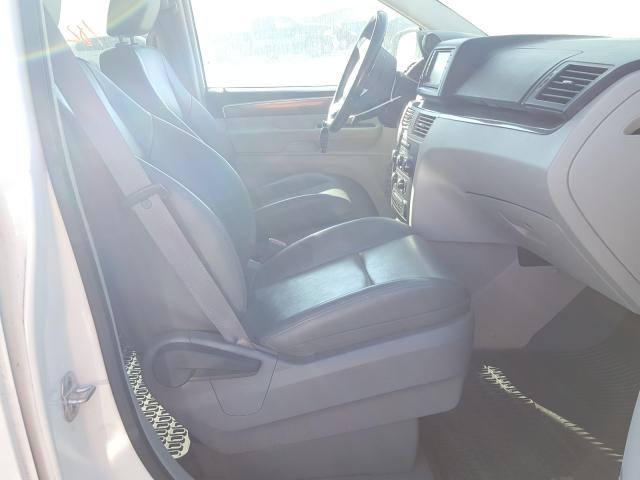 2010 VOLKSWAGEN ROUTAN 2V4RW3D15AR227353