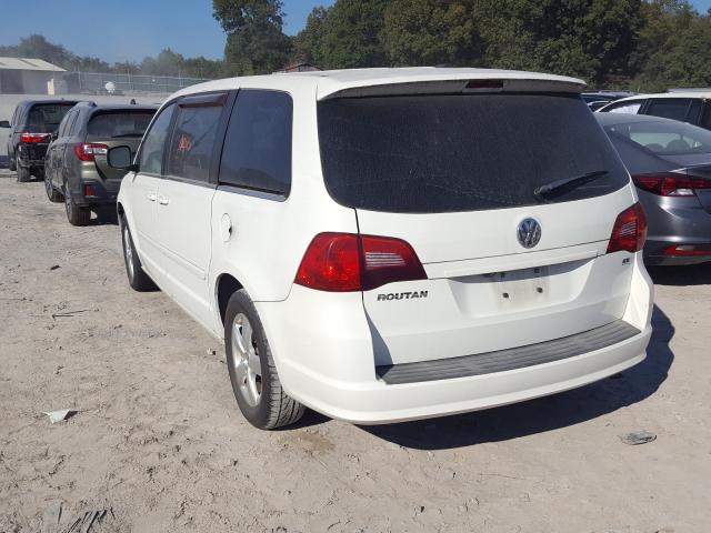 2010 VOLKSWAGEN ROUTAN 2V4RW3D15AR227353
