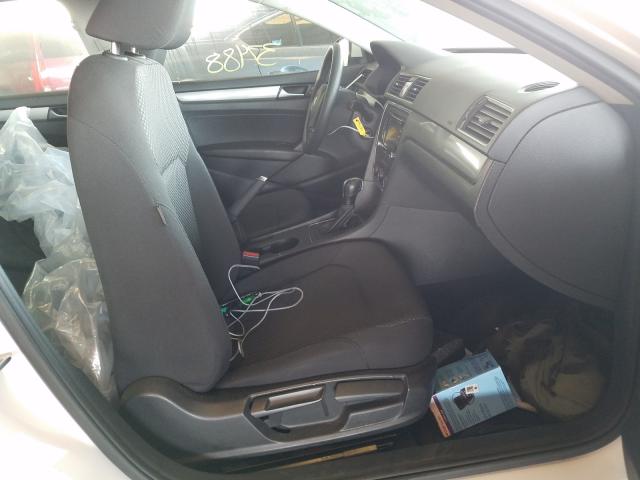 2015 VOLKSWAGEN PASSAT S 1VWAT7A37FC097344
