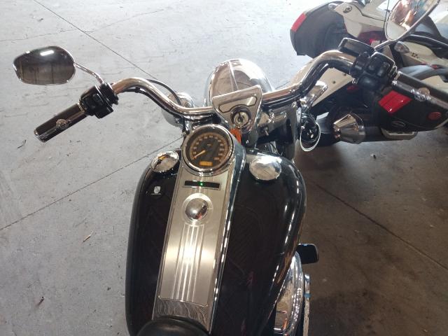 2011 HARLEY-DAVIDSON FLHR 1HD1FB415BB672191