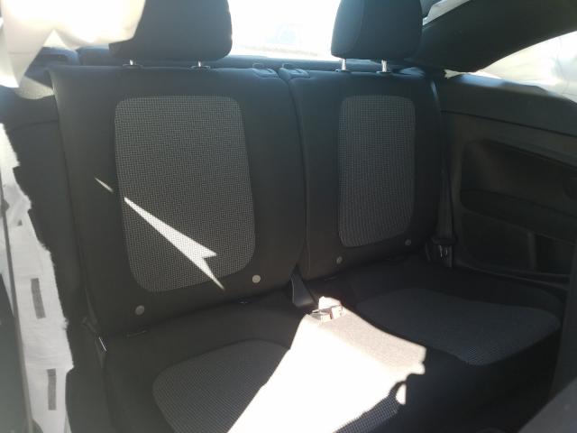 2019 VOLKSWAGEN BEETLE S 3VWFD7AT9KM709619