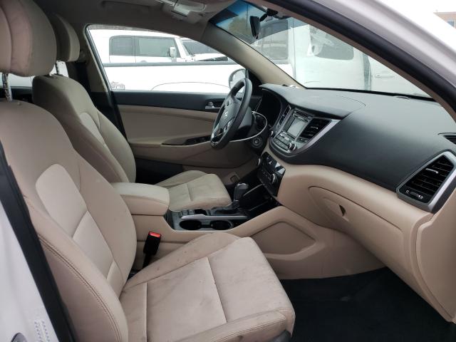 2017 HYUNDAI TUCSON SE KM8J23A48HU512719