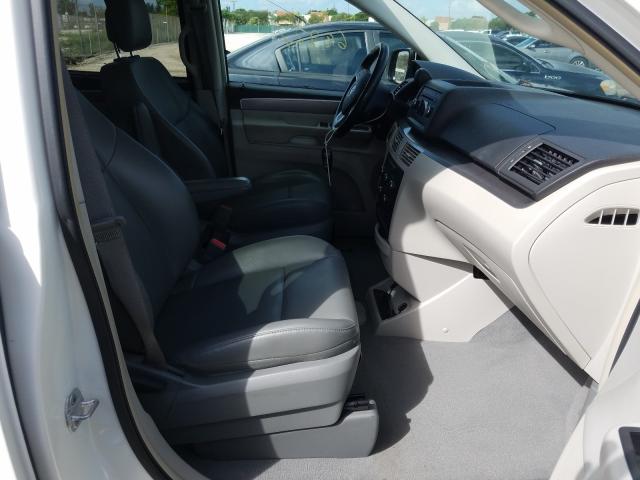 2011 VOLKSWAGEN ROUTAN SE 2V4RW3DGXBR622120