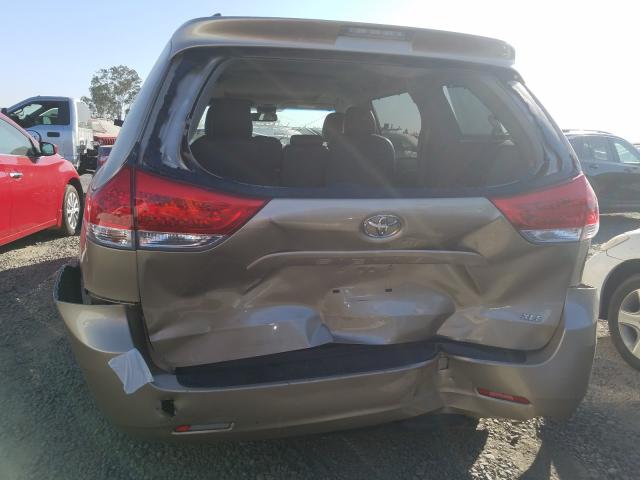 2011 TOYOTA SIENNA XLE - 5TDYK3DC4BS035773