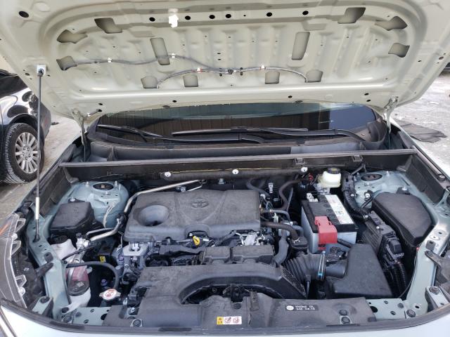 2019 TOYOTA RAV4 XLE JTMW1RFV2KD039554