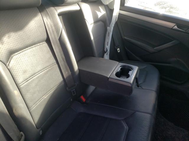 2015 VOLKSWAGEN PASSAT S - 1VWAT7A30FC041536