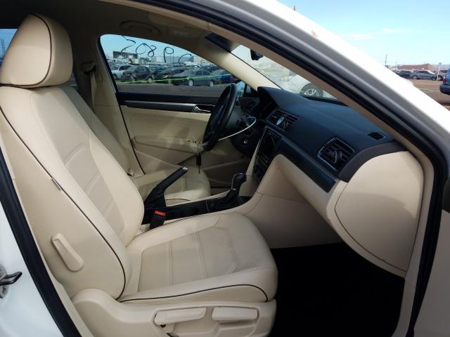 2017 VOLKSWAGEN PASSAT R-L 1VWDT7A33HC076958