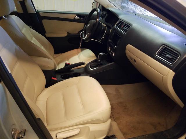 2011 VOLKSWAGEN JETTA SE 3VWDX7AJ0BM396456