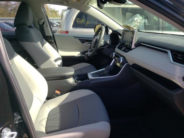 2019 TOYOTA RAV4 XLE JTMRWRFV1KJ019179