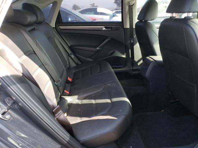 2017 VOLKSWAGEN PASSAT R-L 1VWDT7A33HC023984