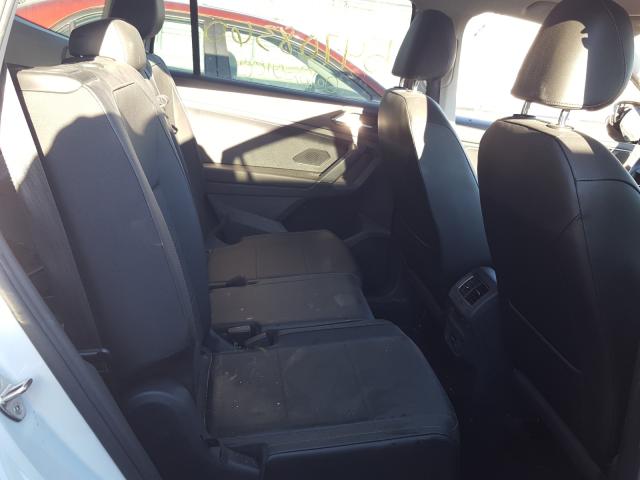 2018 VOLKSWAGEN TIGUAN SE 3VV3B7AX2JM143933