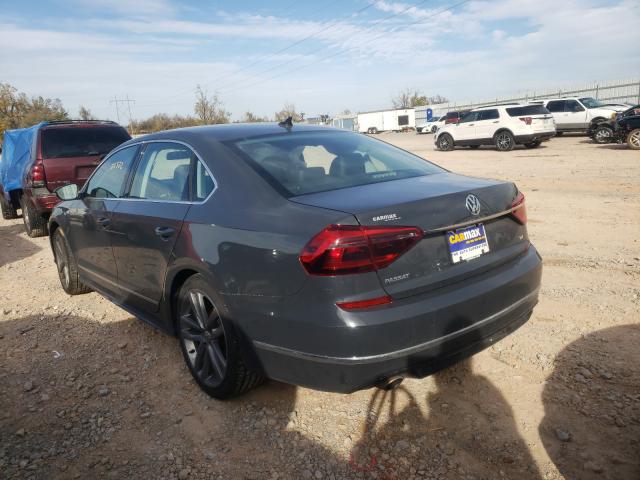 2017 VOLKSWAGEN PASSAT R-L 1VWDT7A32HC044325