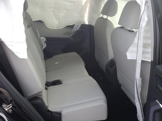 2018 VOLKSWAGEN TIGUAN SE 3VV3B7AXXJM089121