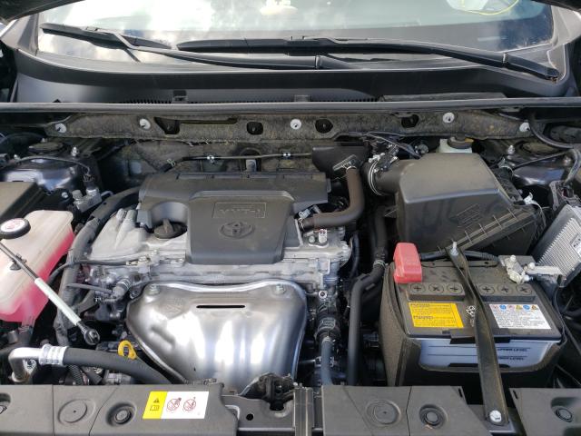 2018 TOYOTA RAV4 SE JTMNFREV2JJ171213