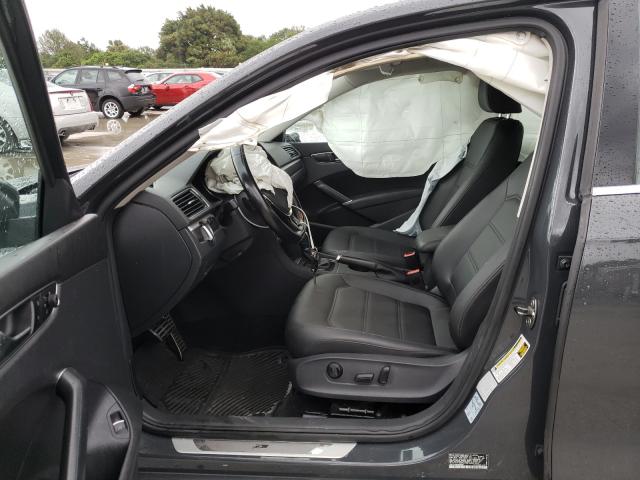 2017 VOLKSWAGEN PASSAT R-L 1VWDT7A32HC085327