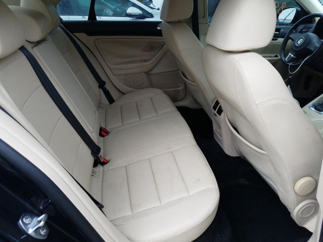 2010 VOLKSWAGEN JETTA WOLF 3VWRJ7AJ3AM152354