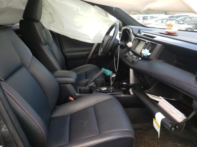 2018 TOYOTA RAV4 SE JTMNFREV2JJ171213