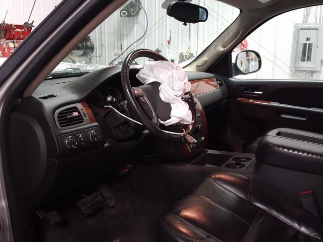 2011 CHEVROLET TAHOE K150 1GNSKBE08BR106855