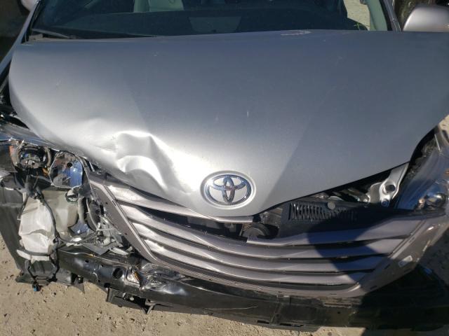 2015 TOYOTA SIENNA XLE 5TDYK3DC6FS629691