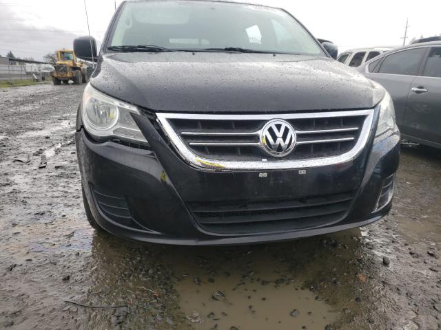 2010 VOLKSWAGEN ROUTAN SE 2V4RW3D12AR246135