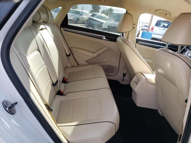 2017 VOLKSWAGEN PASSAT R-L 1VWDT7A31HC075999