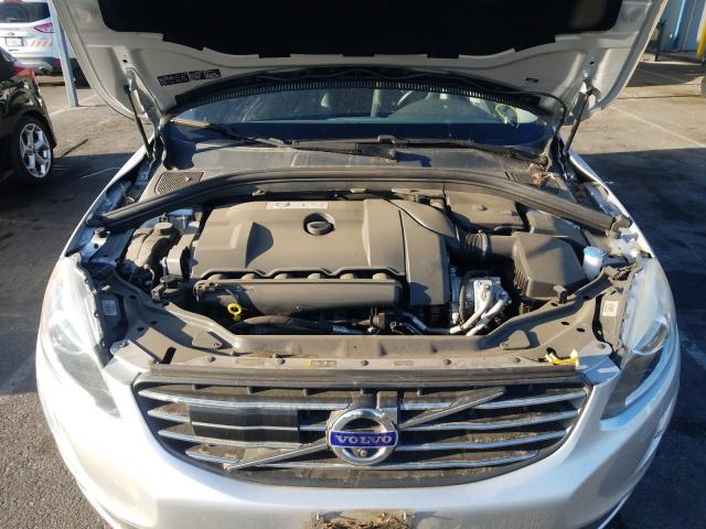 2015 VOLVO XC60 T6 PR - YV4902RC0F2583891
