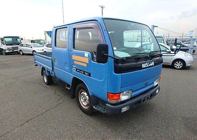 1992 p. Nissan pick-up 1992.